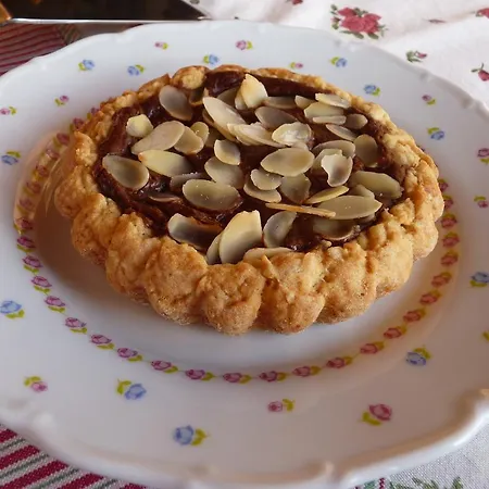 The Roses Garden Panzió Millesimo