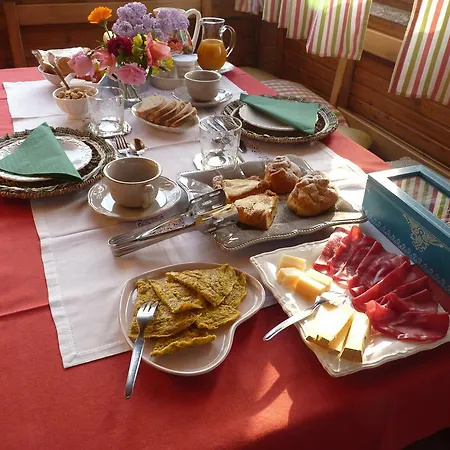 The Roses Garden Bed and breakfast 3*